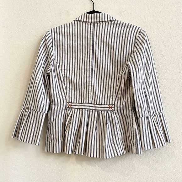 CAbi Blue Striped 3/4 Sleeve Blazer Jacket Womens Size 2 Bell Sleeve Pockets - Picture 9 of 11